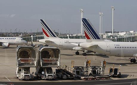 Cơ quan quản lý giao thông hàng không Eurocontrol hôm 23 - 4 cho biết hoạt động vận tải đường không ở châu Âu đã trở lại bình thường sau khi gần như toàn bộ các lệnh cấm bay trên châu lục này bị dỡ bỏ.