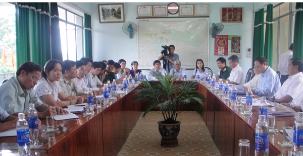 Quang cảnh buổi làm việc