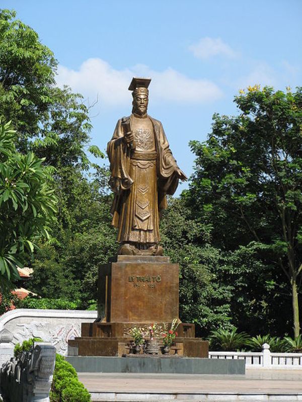Tượng đài Lý Thái Tổ