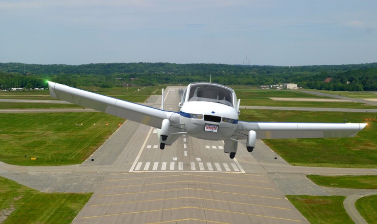 Terrafugia khi cất cánh khỏi đường băng