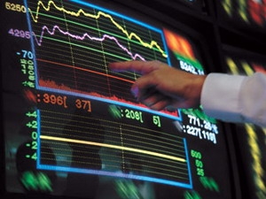 Ngày 1-12, các quan chức tài chính Malaysia cho biết các thị trường chứng khoán của Malaysia, Singapore và Thái Lan sẽ kết nối với nhau qua một hệ thống thương mại điện tử, cho phép các nhà đầu tư truy cập cả ba thị trường này cùng một lúc vào nửa cuối năm 2011. Theo các quan chức trên, đây là một phần của kế hoạch thiết lập thị trường chứng khoán duy nhất nhằm tạo điều kiện cho các nhà đầu tư truy cập một cách dễ dàng hơn để tăng cường khả năng giao dịch của thị trường ở Đông Nam Á.