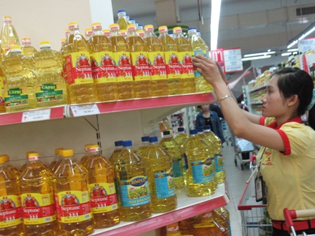 Dầu ăn là nhóm hàng bình ổn có sức tiêu thụ mạnh