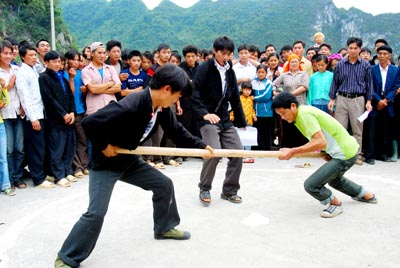 Thi đấu thể thao trong Lễ hội. Ảnh: Báo Hà Giang
