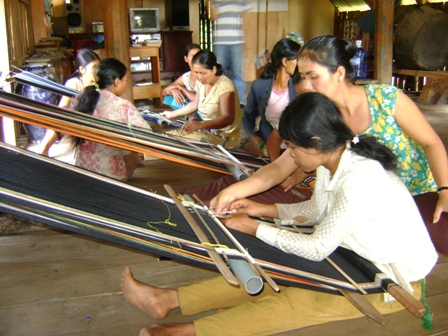 Các hộ nghèo thuộc diện được chi trả trợ cấp khó khăn (Ảnh: minh hoạ)) 