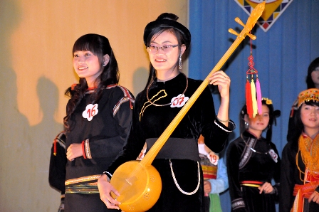 Những trang phục, những làn điệu truyền thống đã để lại ấn tượng đậm nét trong lòng những người tham dự.