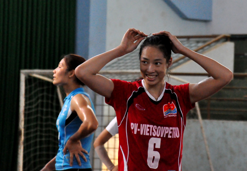 Nhưng nụ cười vẫn luôn hiện trên nét mặt của các cô gái Việt Nam