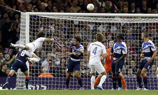 U23 Hàn Quốc (áo trắng) trong chiến thắng trước Liên hiệp Anh