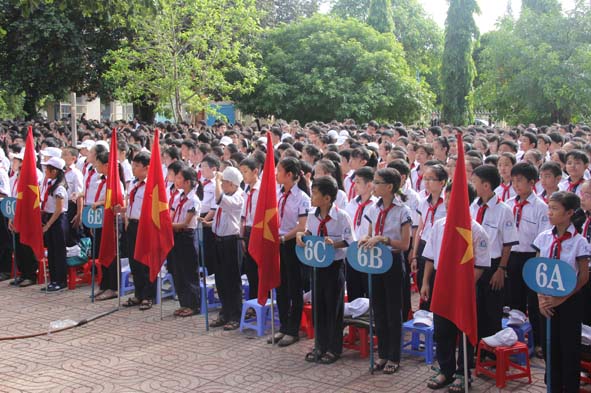 Náo nức bước vào năm học mới.      Ảnh: Nguyên Hoa