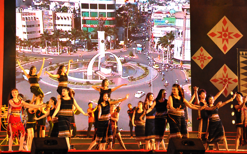 Tất cả đã cùng chung tay xây dựng quê hương ngày càng giàu đẹp