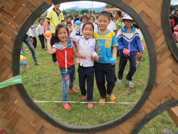  Hầu hết các  địa phương trong tỉnh  tổ chức vui Trung thu cho các em.