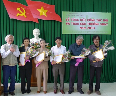 Các tác giả có tác phẩm đoạt Giải B