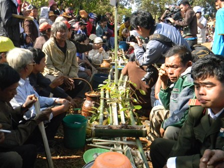 Bữa cơm mới đầu năm đầy cộng đồng và cộng cảm