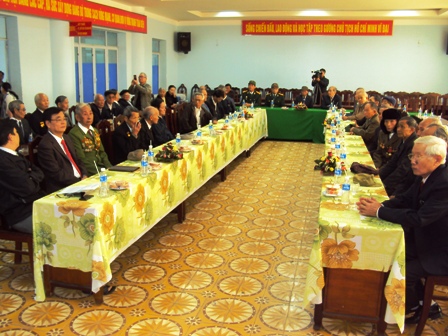 Quang cảnh buổi Lễ trao huy hiệu. 