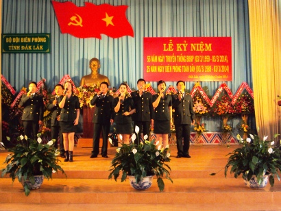 Văn nghệ chào mừng Lễ kỷ niệm