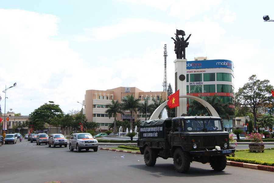 Đoàn xe đã đi ngang qua Ngã Sáu