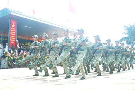 Nghị thức duyệt đội ngũ.