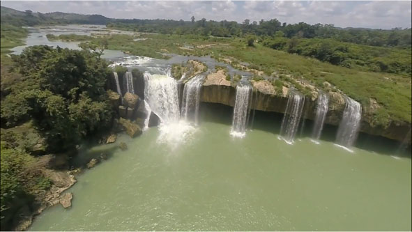 Hình ảnh thác Dray Nur được chụp từ không trung.