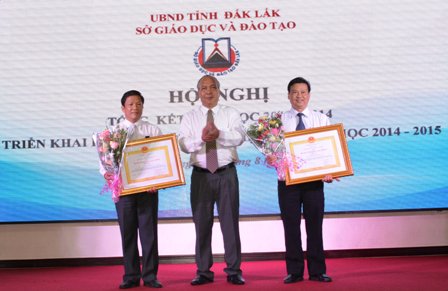 Hai cá nhân vinh dự nhận phần thưởng cao quý của Chủ tịch nước trao tặng Huân chương Lao động hạng Ba