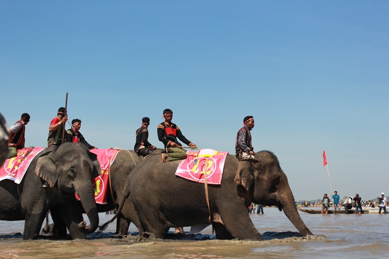 Xuống đường đua dưới nước