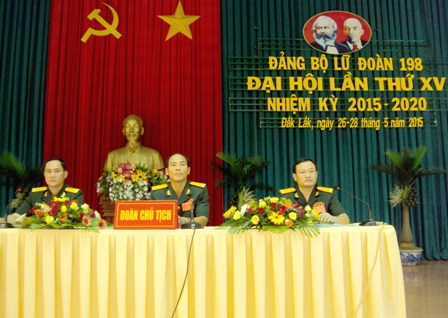 Đoàn Chủ tịch Chủ trì Hội nghị.