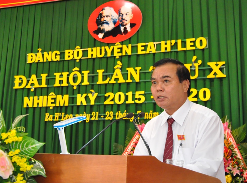 Phó Bí thư Thường trực Tỉnh ủy Êban Y Phu phát biểu chỉ đạo đại hội