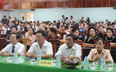 Đông đảo khán giả đến xem và cổ vũ cho các thí sinh tham gia Hội thi