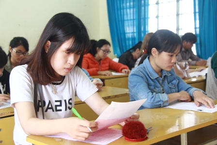 Thí sinh trước giờ làm bài môn thi Toán.