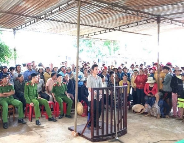 Một phiên tòa xét xử lưu động tại huyện Cư M’gar.