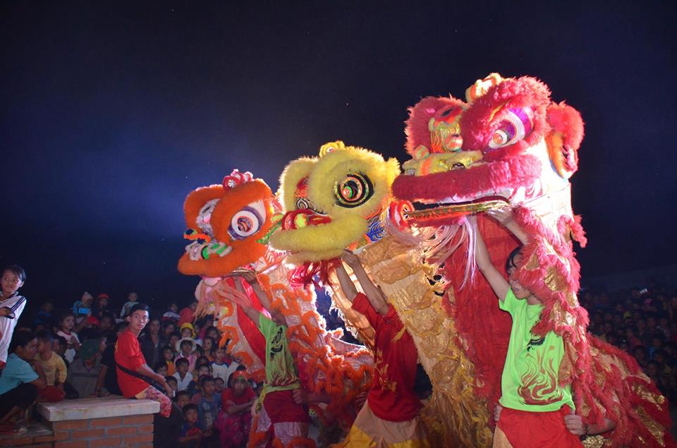 Tiết mục múa lân đầy hấp dẫn tại Đêm hội