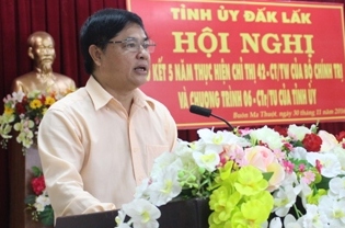 Phó Bí thư Thường trực Tỉnh ủy Phạm Minh Tấn phát biểu tại Hội nghị.