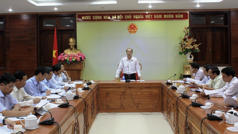 Phó Bí thư, Chủ tịch UBND tỉnh Phạm Ngọc Nghị chủ trì cuộc họp