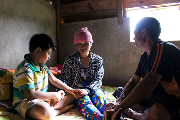 Chị Chu  Thị Hải mắc bệnh ung thư tuyến giáp đang rất cần sự giúp đỡ.