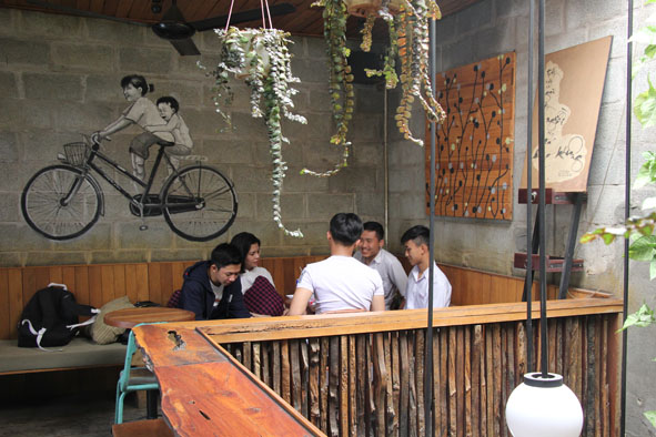 Quán cà phê Bâng Khuâng. 