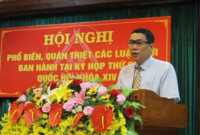 Phó Chủ tịch UBND tỉnh Võ Văn Cảnh phát biểu tại hội nghị.