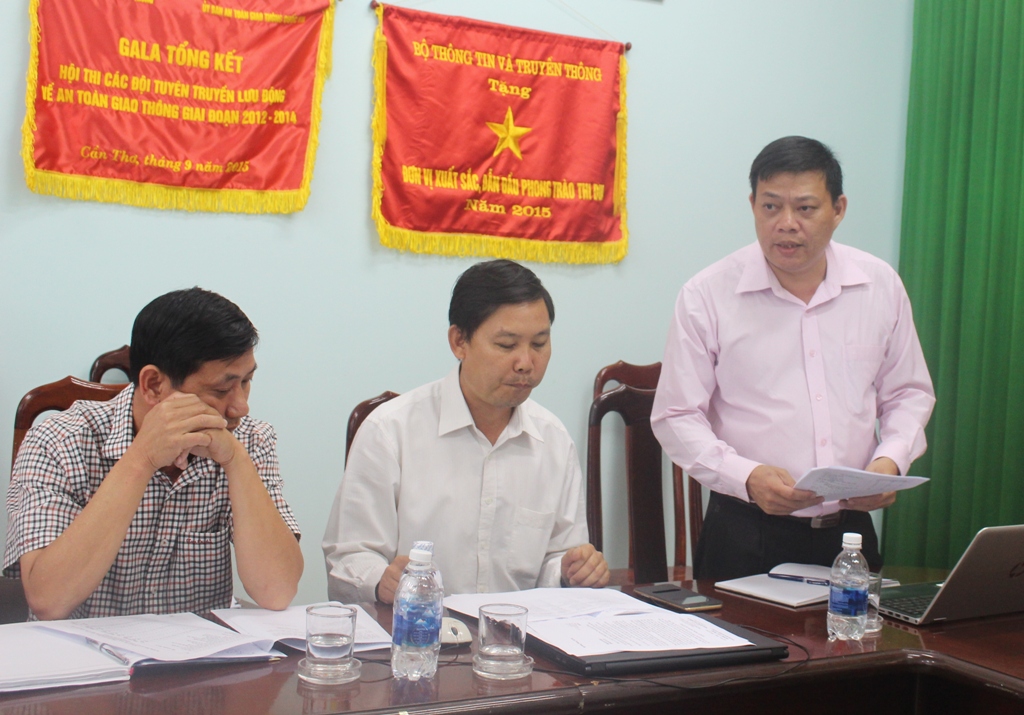 Phó Giám đốc Sở Thông tin và Truyền thông Ra Lan Trương Thanh Hà  phát biểu tại Hội nghị.