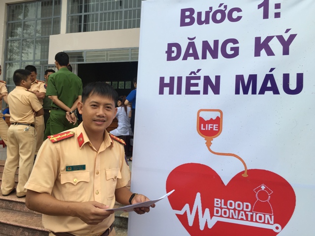 Các đợt hiến máu do địa phương tổ chức luôn thu hút được đông đảo đoàn viên, thanh niên Công an huyện tham gia. 