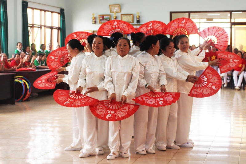 Bài tập thể dục dưỡng sinh của câu lạc bộ Ea Tiêu - Cư Kuin