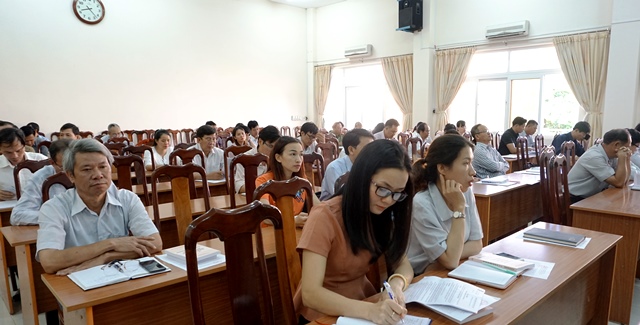 Các đại biểu tham dự hội nghị.