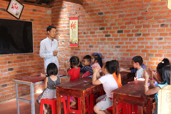 Một giờ học Tiếng Anh của “Lớp học vui vẻ”.