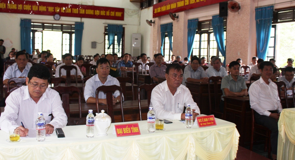 Các đại biểu tham dự lễ công bố