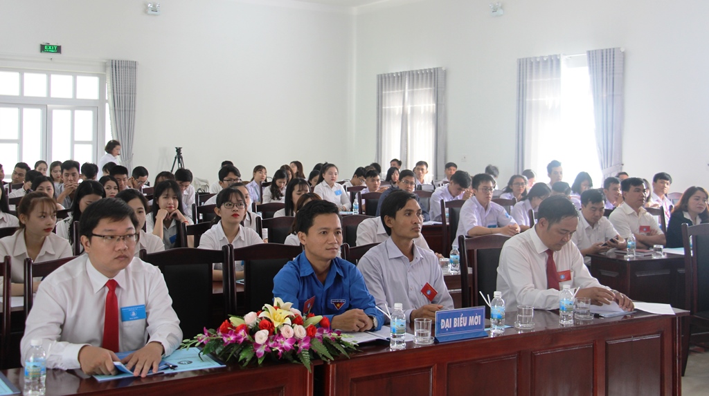 Các đại biểu tham dự hội nghị