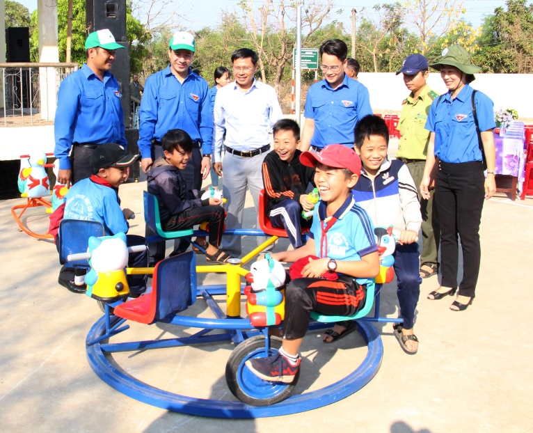 bàn giao công trình thanh niên