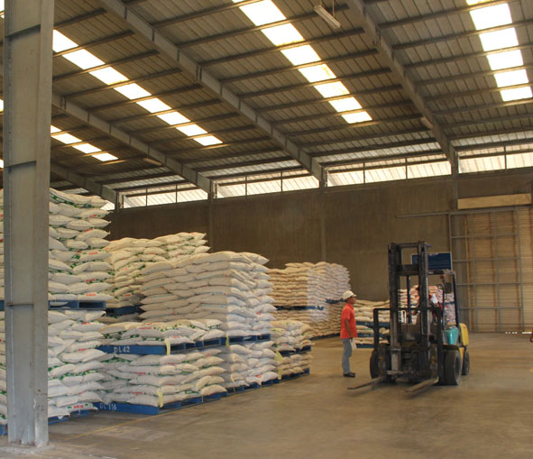 Một dự án hoạt động trong Cụm công nghiệp Ea Đar, huyện Ea Kar.