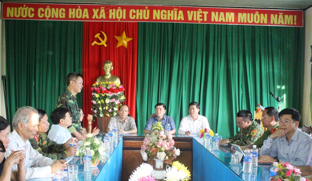 Đoàn công tác làm việc với lãnh đạo huyện Ea Súp