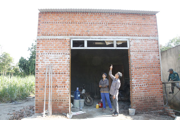 Căn nhà của chị H' Yoang được hỗ trợ một phần kinh phí từ Quỹ tiết kiệm Chương trình 17.