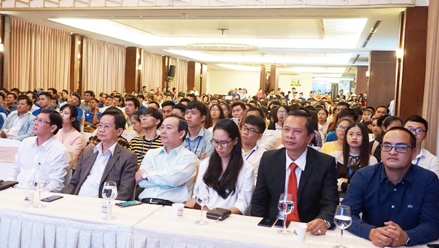 Các đại biểu tham dự Diễn đàn.