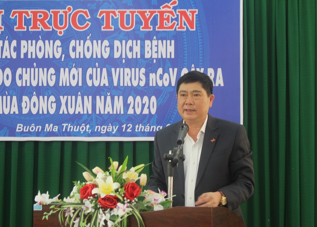 Giám đốc Sở GD-ĐT Phạm Đăng Khoa phát biểu tại hội nghị. 