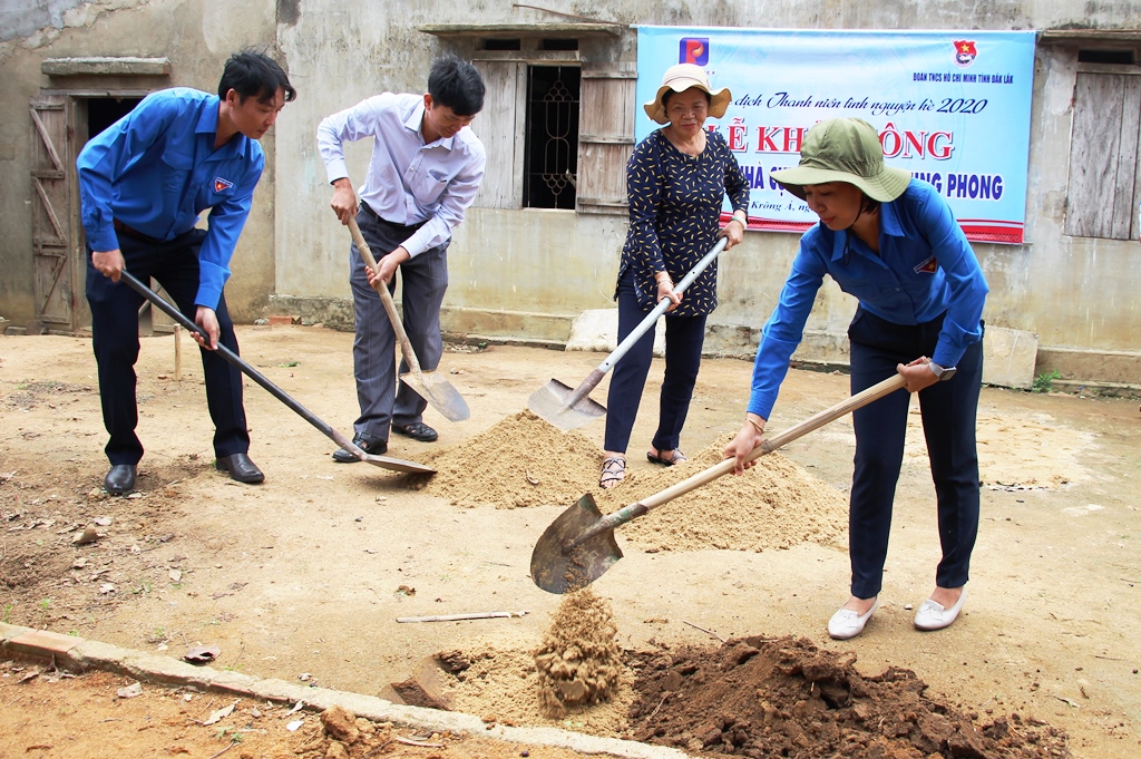 Khởi công nhà Nhân ái cho cựu thanh niên xung phong tại xã Krông Á