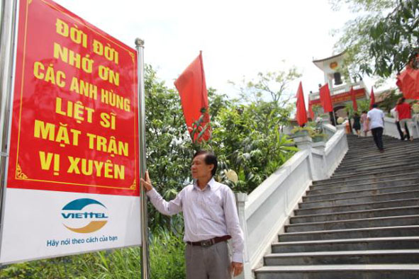 Đường lên Nhà tưởng niệm các Anh hùng liệt sĩ hy sinh tại Mặt trận Vị Xuyên trên điểm cao 468.