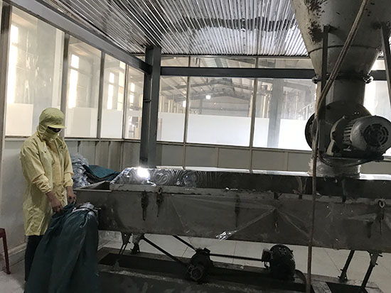 Chế biến cà phê bột tại Công ty Cổ phần Tập đoàn quốc tế Mỹ Việt. Ảnh: Đ. Lan